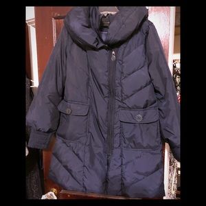 Tahari Navy puffer coat - women’s L.